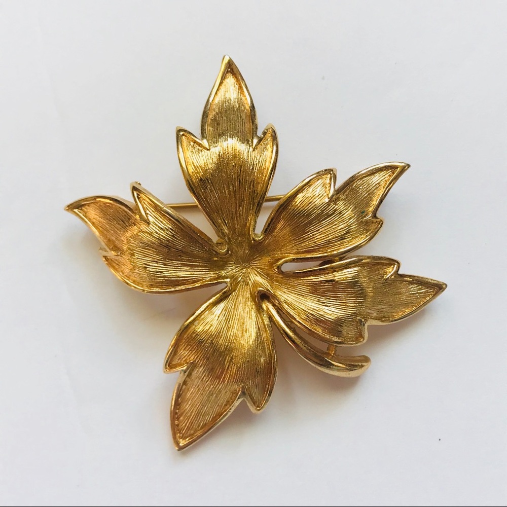 Vintage Monet brooch